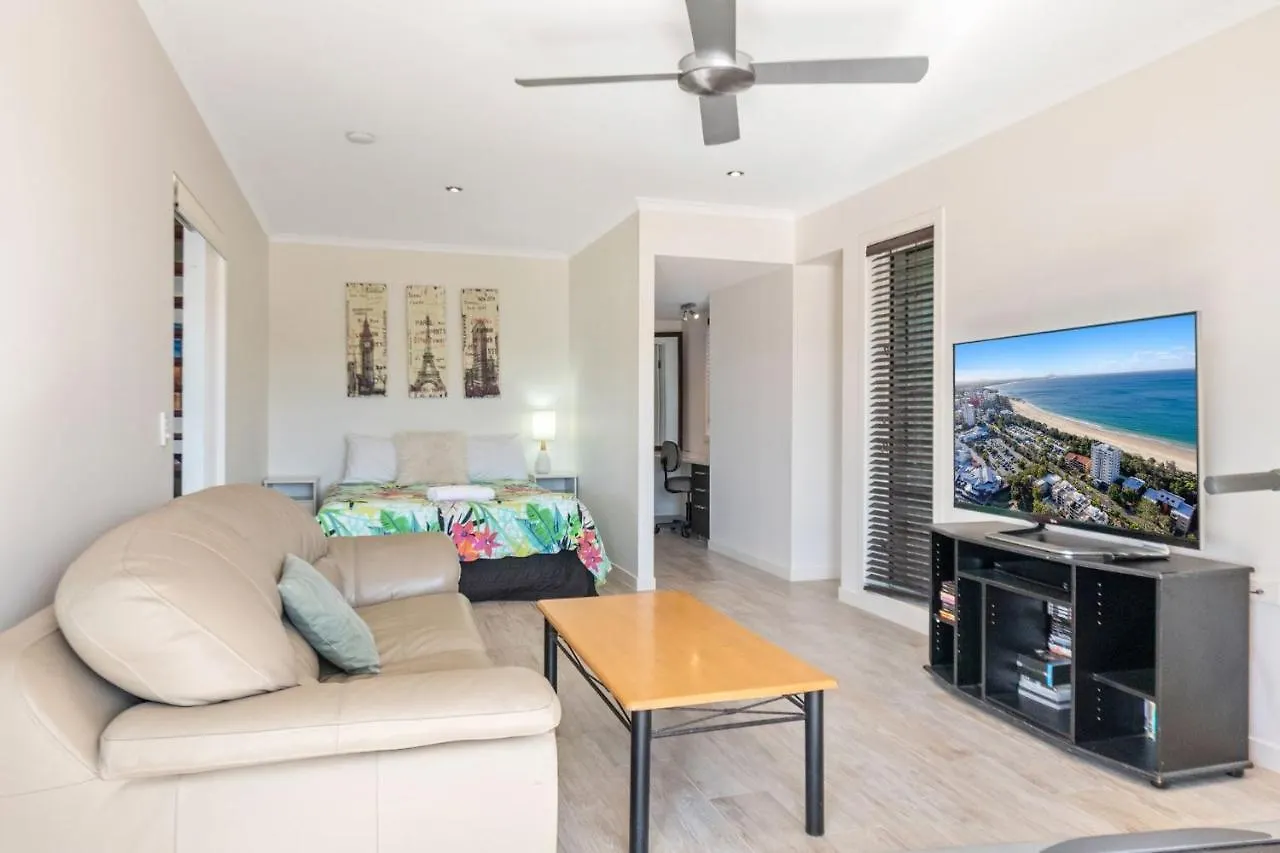 Feriehus Remarkable Six Bedroom Waterfront Home! Perfect For The Extended Family Mooloolaba
